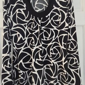 White House Black Market Black and White Rose Pattern Blouse
